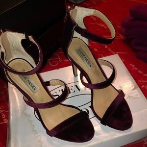 Steve Madden FEEL YA Burgundy Velvet High Heels